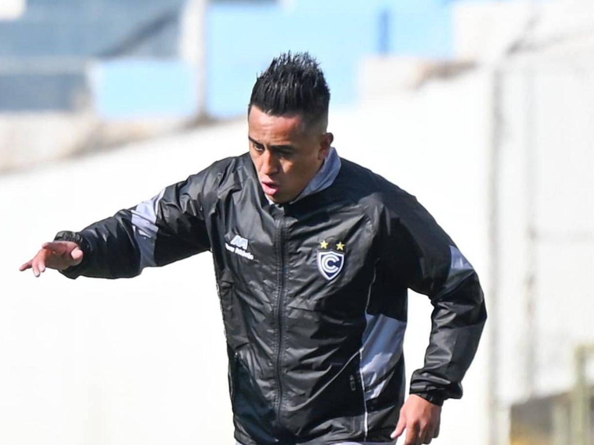 El Cienciano anunció que ha “separado de manera definitiva” a Christian Cueva, luego de que fuera denunciado por su todavía esposa, Pamela López, por violencia física y psicológica.