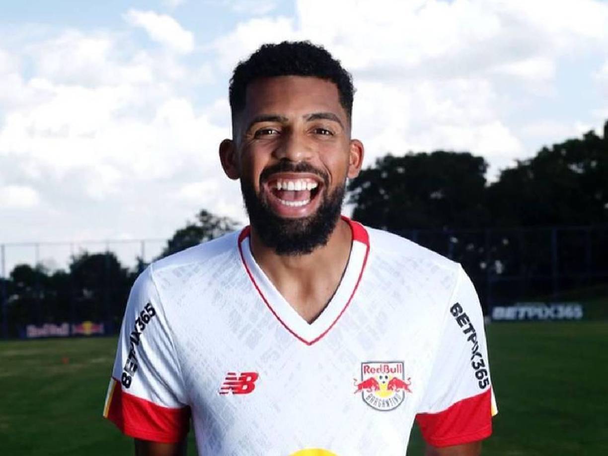 Tras no encontrar sitio en el ‘Verdao’, se fue al Atlético Paranaense y tuvo la misma mala suerte. Fue en enero de 2023 cuando decidió fichar por el Red Bull Bragantino, siempre de la máxima categoría brasileña y allí permanece actualmente peleando en la media tabla.