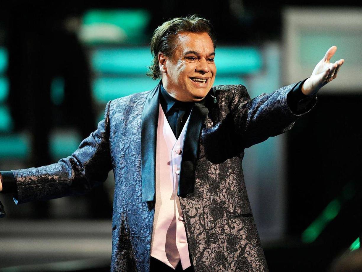 La letra de “Amor eterno” fue escrita por el propio Juan Gabriel en 1970 y desde entonces se volvió una canción icónica.