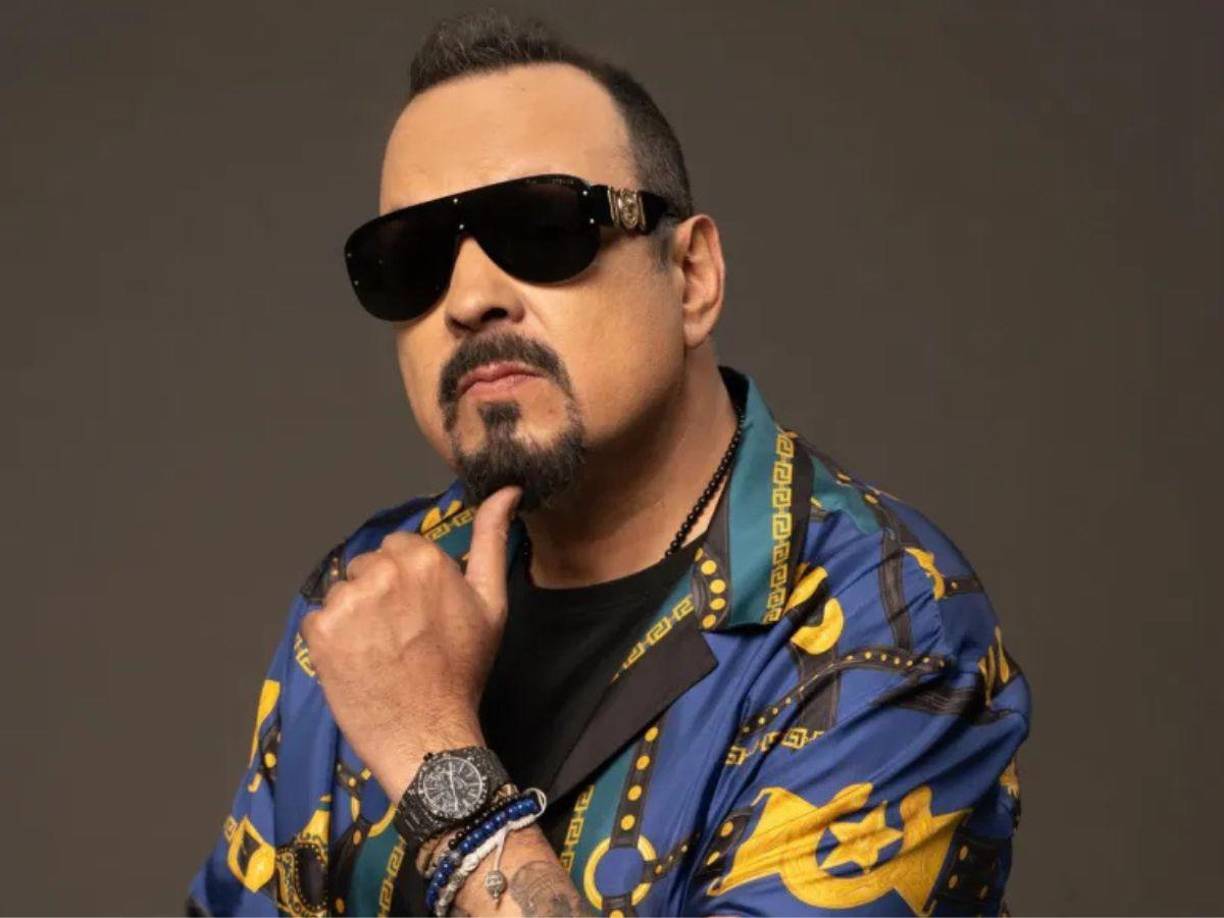 A raíz de esta polémica, la mayoría de internautas estaban al pendiente de las primeras declaraciones de Pepe Aguilar. Sin embargo, dejó claro que no hay ningún problema con la familia de Nodal, tras el escándalo de su hospitalización. En una entrevista con ‘Despierta america’, Tacher le preguntó si sabía del estado de salud de su yerno y él contestó: “Sí, no le podían bajar la fiebre”.