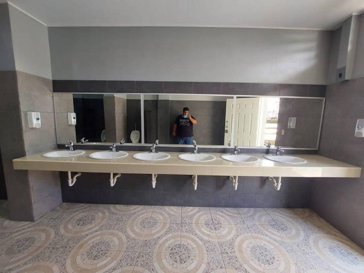 Los baños lucen muy bonitos y la acción ha generado comentarios positivos.