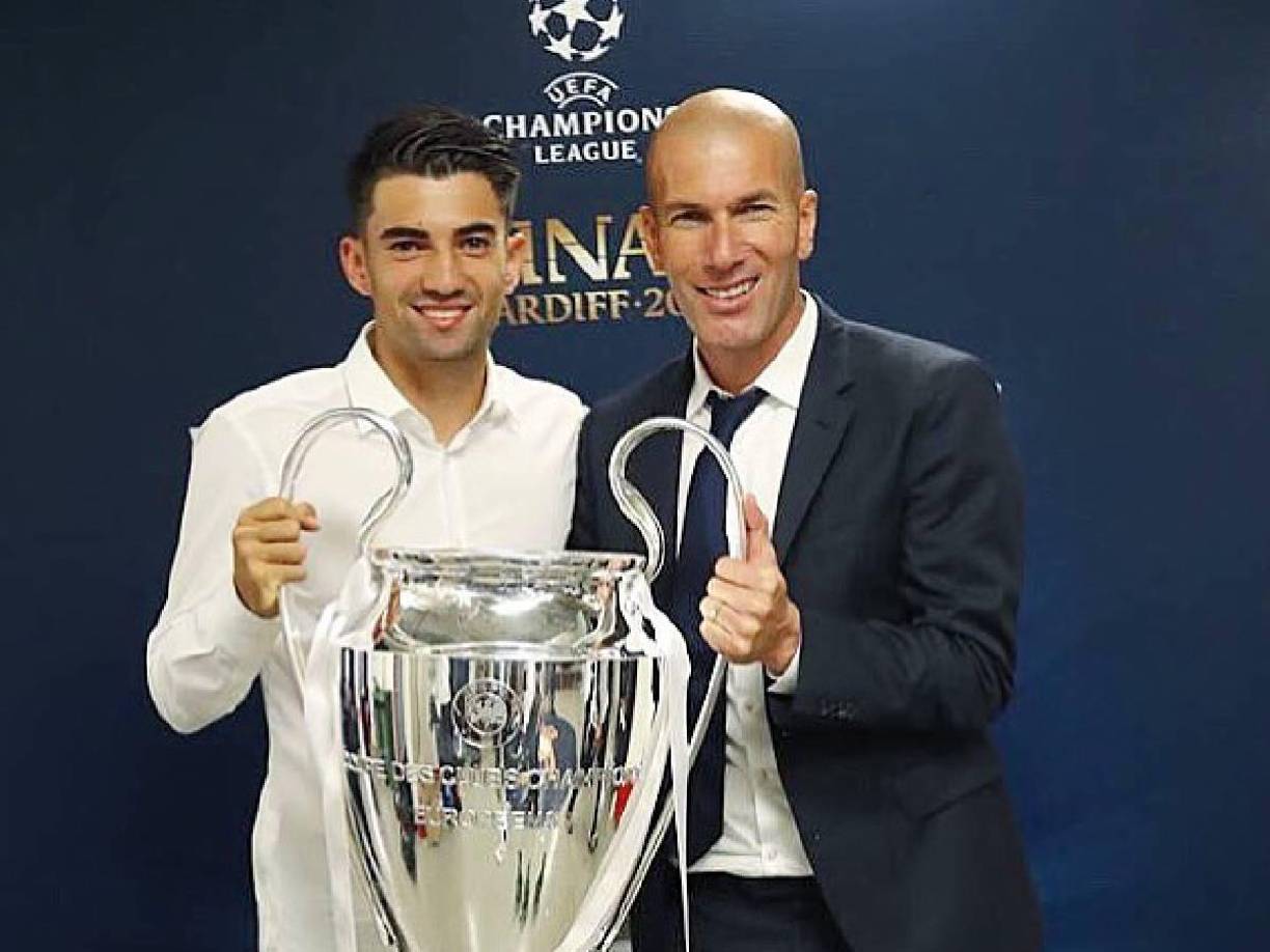 Enzo Zidane, formó parte del Real Madrid durante 13 años, incluso coincidió con su padre como entrenador mientras se ganaban las famosas tres Champions League de forma consecutiva.