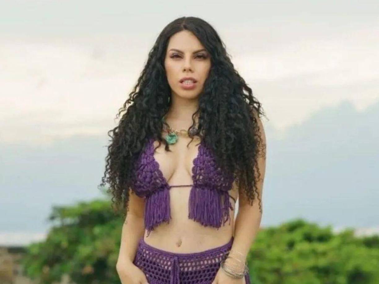 A través de las historias de Instagram fue que Lizbeth publicó algunas historias que supuestamente van dirigidas a la hija del rockero.