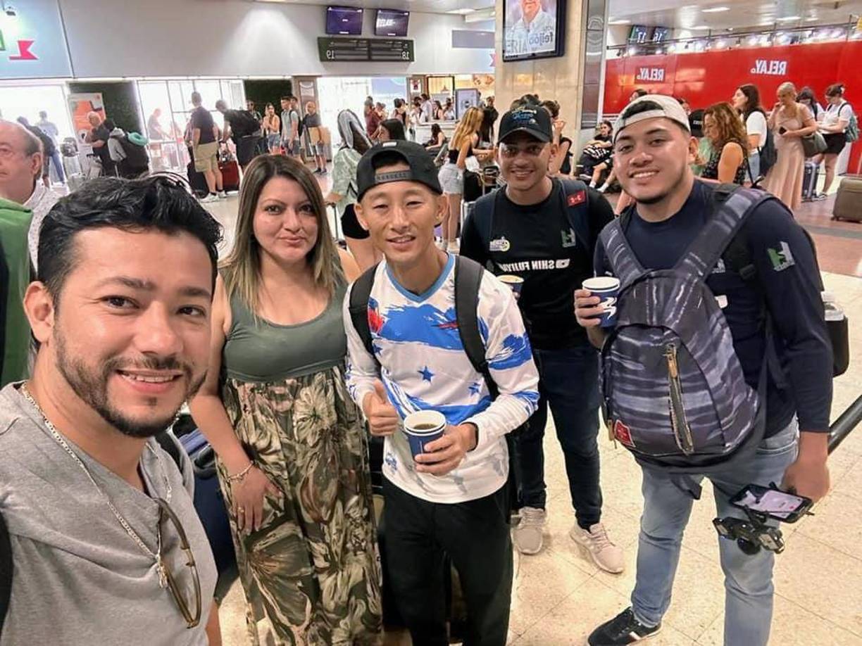 “Real Sociedad le abre las puertas. Pasaría por hablarlo con el cuerpo técnico y junta directiva, pero mi voto es a favor desde ya y de esta manera poder devolverle un poco de lo mucho que hace por los niños de nuestra querida Honduras”, agregó Elencoff.