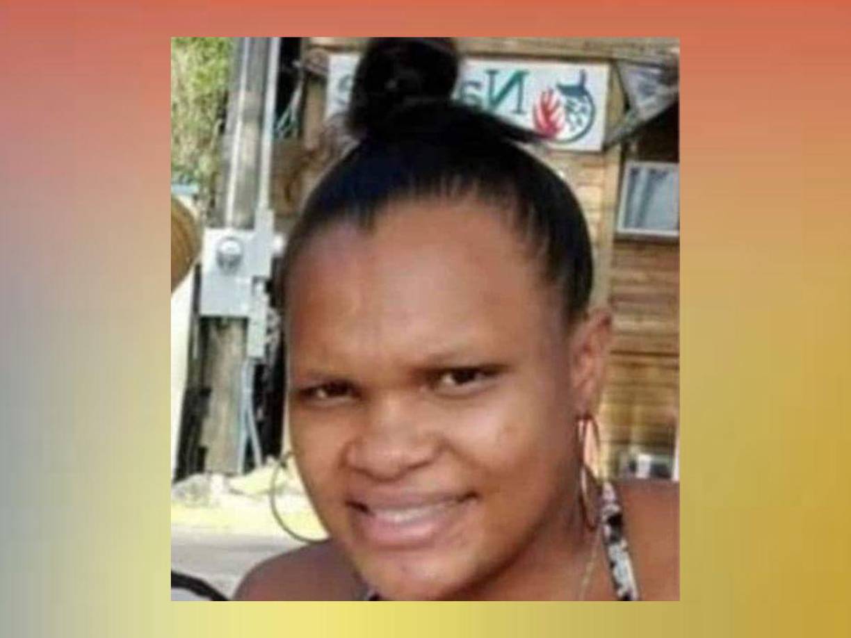 Como Tenisha Bodden (34) está identificada la mujer que ayer, supuestamente, mató a su bebé de cuatro años de edad en el municipio de Santos Guardiola en Roatán, Isla de la Bahía.