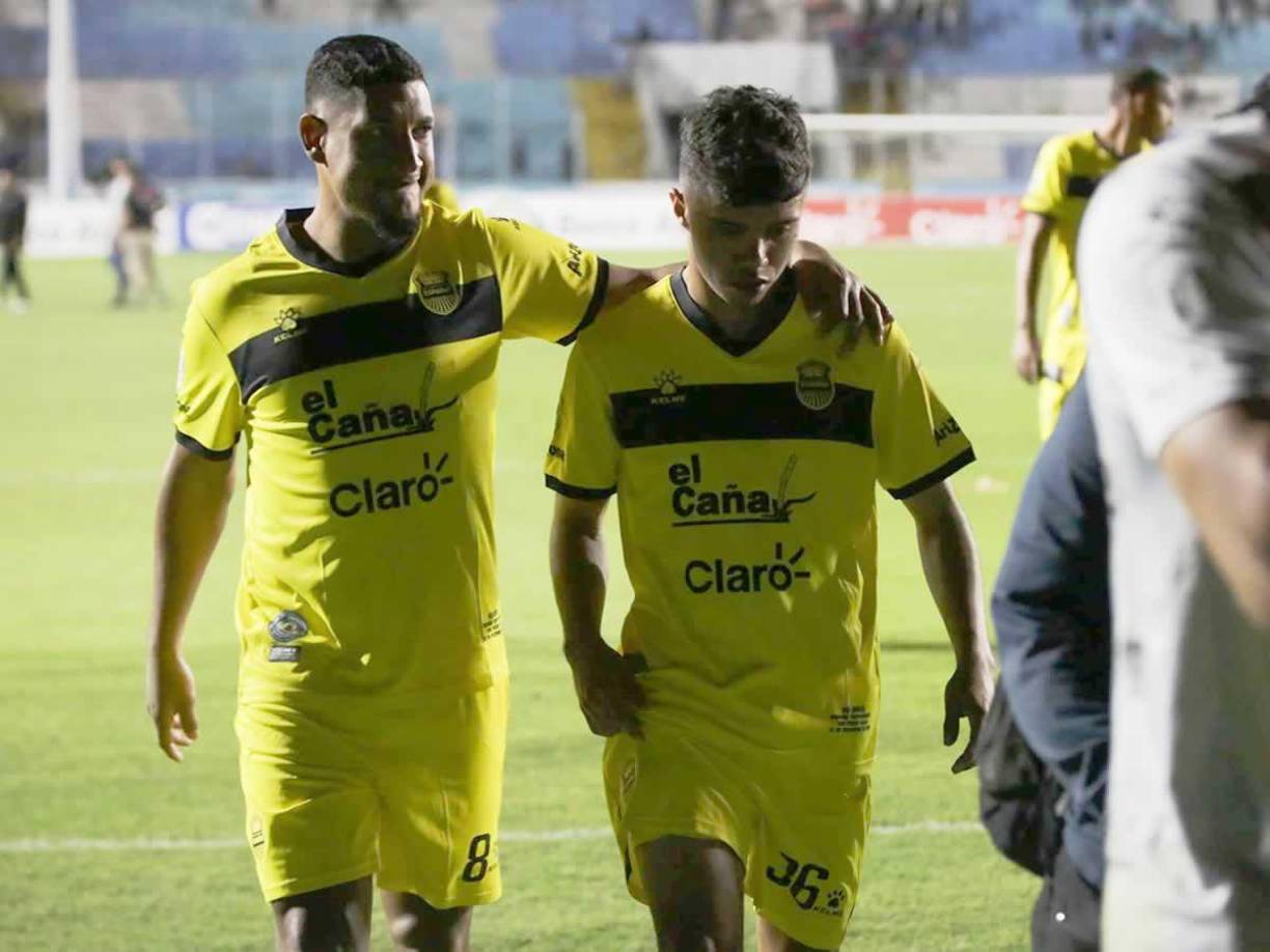 Otro proceso que fracasa. La tristeza en el rostro de los jugadores del Real España por la eliminación en semifinales contra el Motagua.