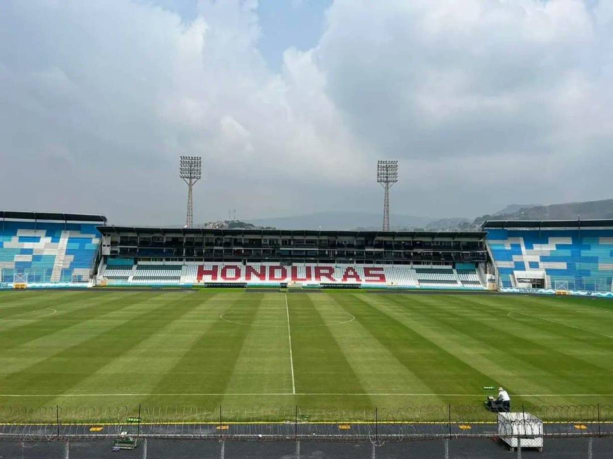 El comisionado de Condepor, Mario Moncada, resaltó que “se está trabajando para restaurar las luces del coloso capitalino, las cuales pretenden impulsar al estadio como uno de los mejores de Centroamérica”.