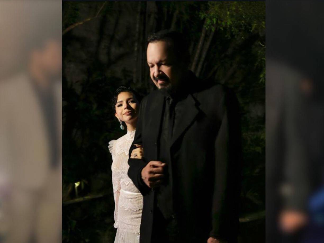 A través de su cuenta de Instagram, Pepe Aguilar celebró el matrimonio de su hija Ángela y Nodal y les deseó que su amor sea uno de los que vale la pena. “Deseo de corazón que su amor sea uno de esos. De esos que valen la pena, de esos que hacen sentido. Brindo por su felicidad......y porque siempre cuiden mucho de su amor con lo que mencioné primero”.