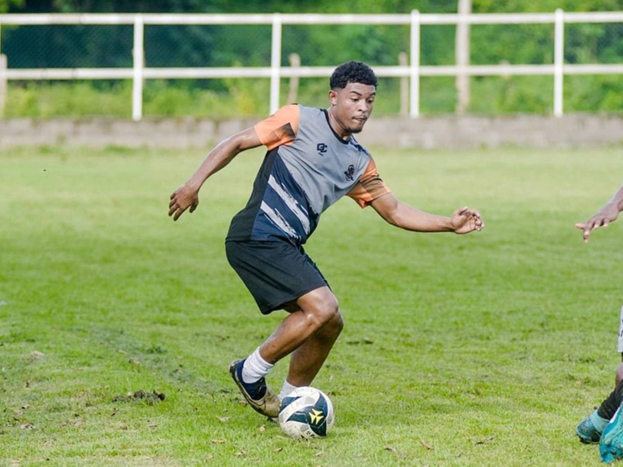 Alfred Jervis estaba siendo negociado por el Al Arabi de Arabia Saudita, pero no le dieronun permiso de última hora y fue enviado a Motagua.