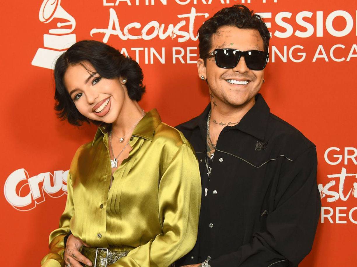 Aunque ni Ángela Aguilar ni Christian Nodal han confirmado ni desmentido las acusaciones, su silencio ha alimentado las especulaciones. Este tipo de estrategias son comunes entre los artistas, que a menudo prefieren no dar más atención a situaciones que podrían escalar. Sin embargo, el interés del público y los medios por esta historia parece no disminuir.