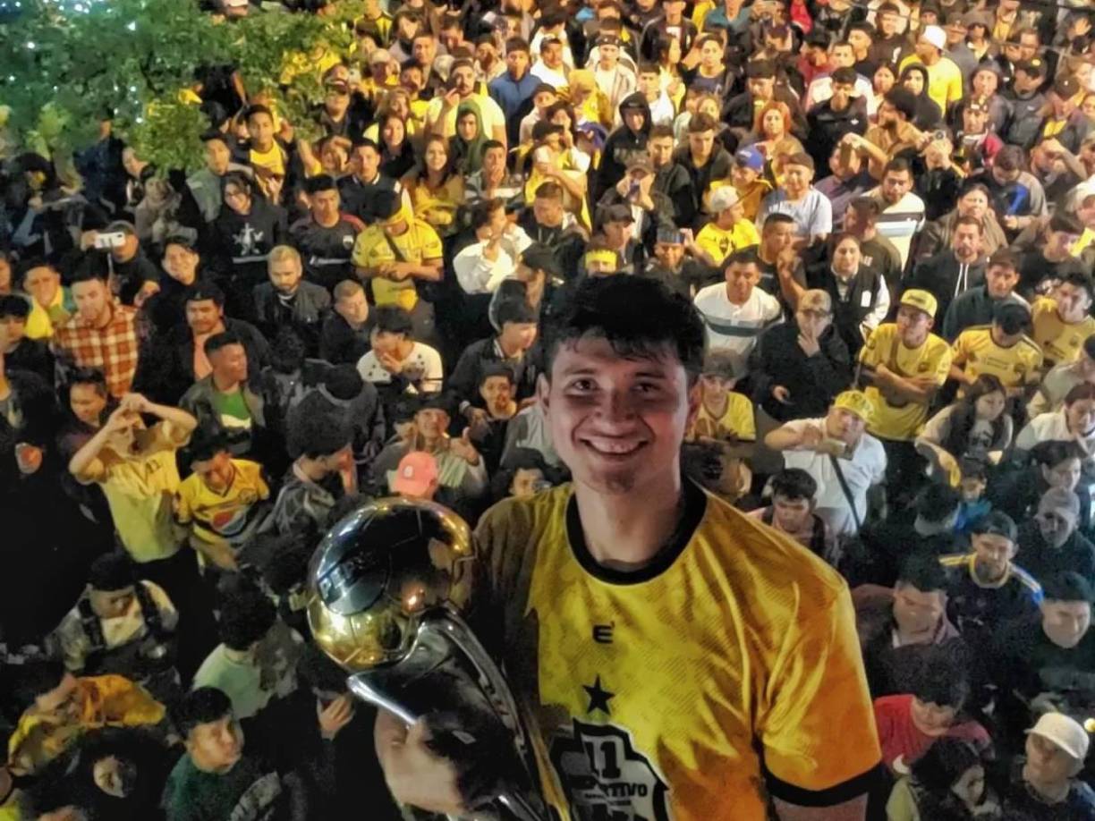 Este sábado se llevó a cabo la definición por el título en la Liga Mayor de Fútbol de El Salvador, cuando CD FAS y Once Deportivo FC disputaron la final desde la cancha del Estadio Nacional Jorge ‘El Mágico’ González. El compromiso finalizó 1-1 en su etapa regular, pero fueron los visitantes administrativos quienes se alzaron con la copa gracias a una anotación de Jomal Williams en el tiempo extra (1-2).