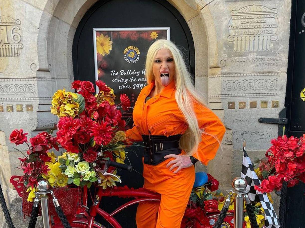 La actriz era madre de cuatro hijos .