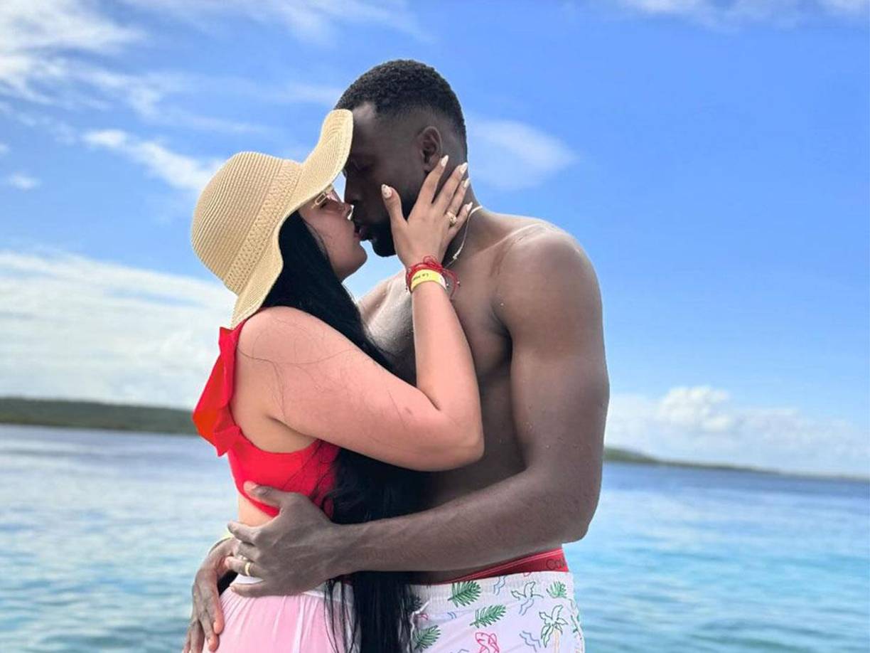 “Dios es amor”. Amparados en este precepto bíblico, Yustin Arboleda y su esposa venezolana Paula Vivas decidieron encomendarle al Divino cada proyecto de su vida y, pese a los obstáculos, viven a día de hoy su felicidad en Honduras.