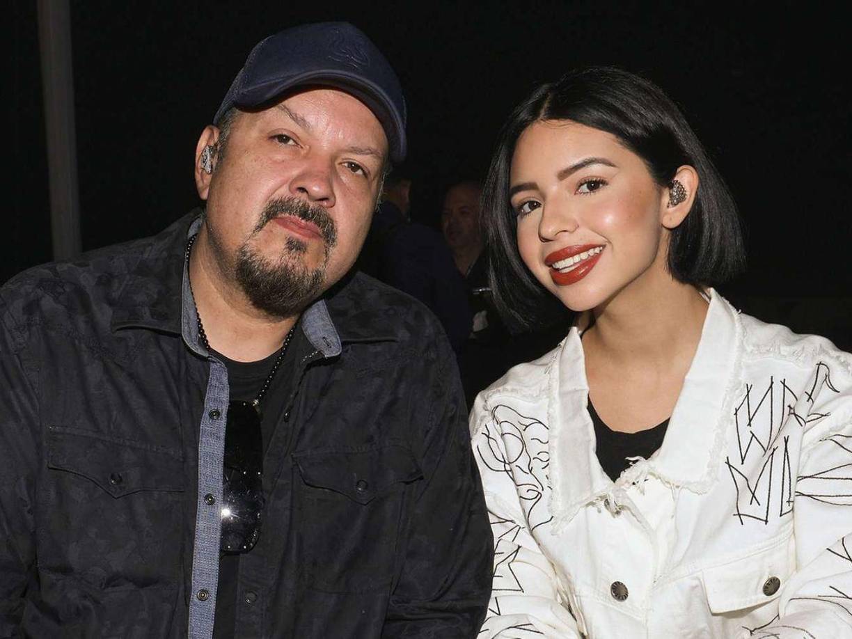 La negativa de Pepe Aguilar a dar declaraciones sobre la relación de su hija Ángela desató el rumor de que podría estar en desacuerdo, sin embargo, la boda de la cantante con Nodal lo aclaró todo ya que el también productor compartió un tierno mensaje dedicado a la pareja junto a una serie de fotografías de la nueva familia.