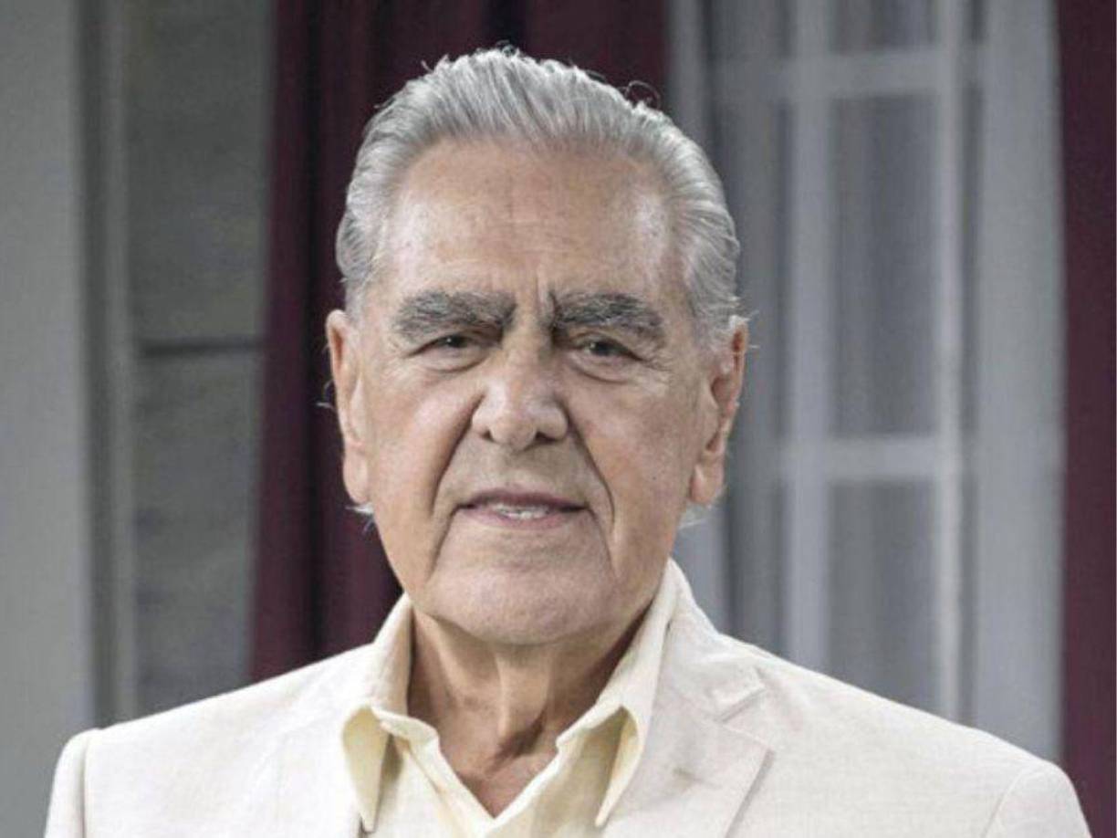 De acuerdo con MedlinePlus, sitio web de la Biblioteca Nacional de Medicina de Estados Unidos, la degeneración macular es un “trastorno ocular que destruye lentamente la visión central y aguda, lo cual dificulta la lectura y la visualización de detalles finos”. La enfermedad “es más común en personas de más de 60 años, razón por la cual a menudo se denomina degeneración macular asociada con la edad (DMAE o DME)”.