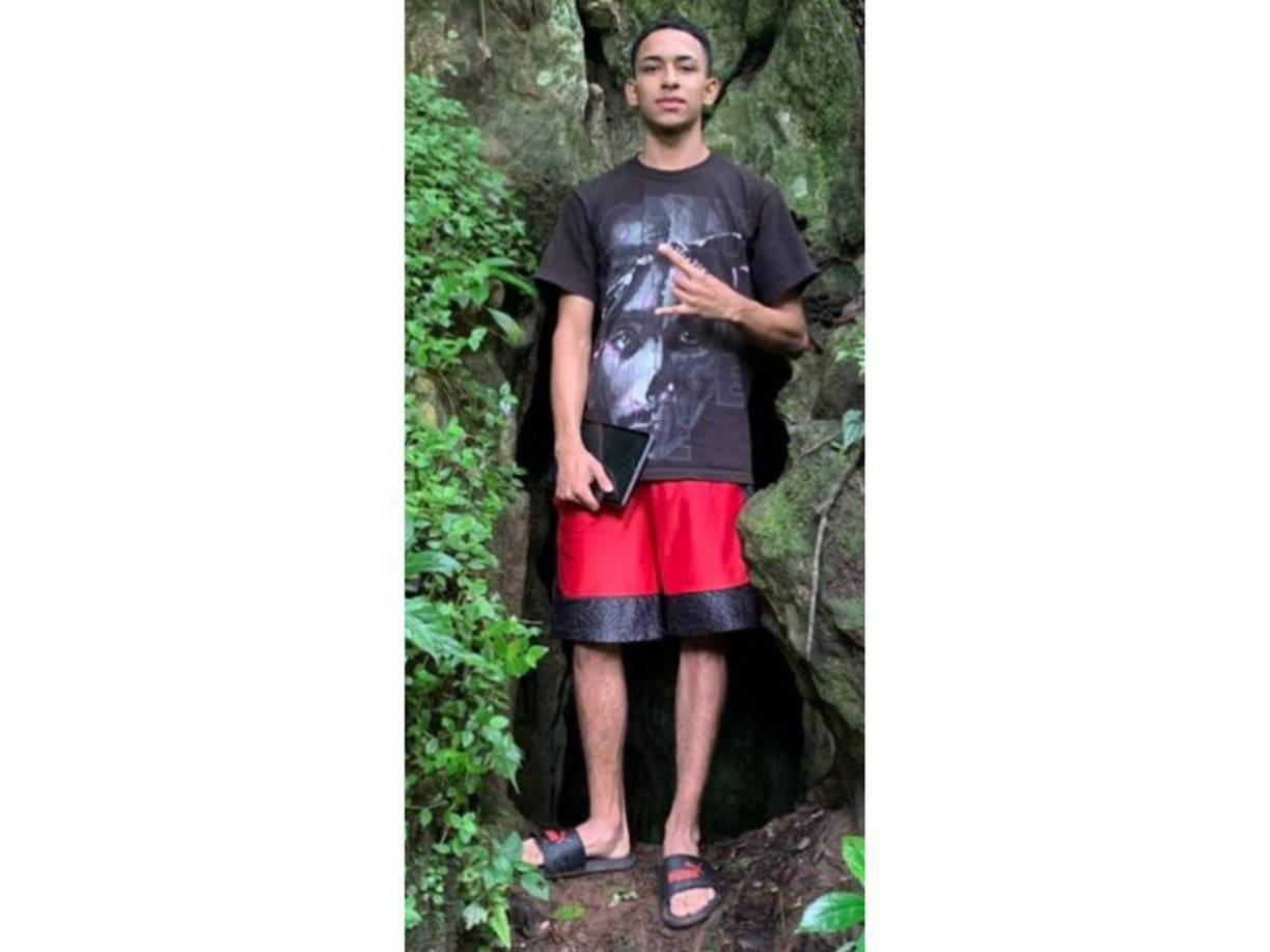 Los agentes policiales se trasladaron al lugar para acordonar la escena y recabar pesquisas para dar con los culpables.