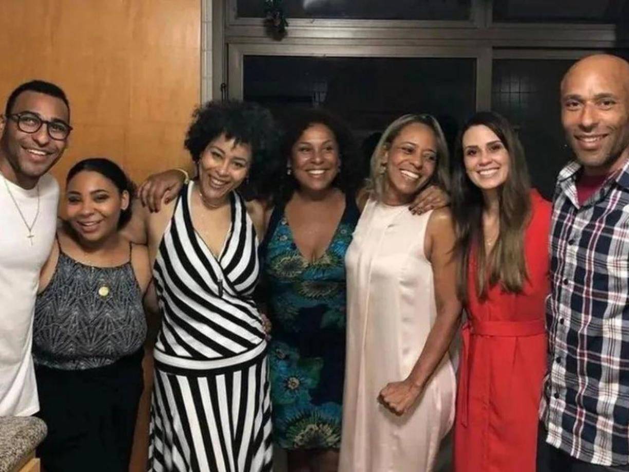 En declaraciones a AFP, Kignel se ha referido a este hecho y la prensa brasileña ya ha investigado a la protagonista, aunque no existen demasiados datos sobre su vida. Sí se sabe que es brasileña, que exige ser considerada como hija de Pelé y que ya recurrió a la justicia tiempo atrás para que se abriera una investigación para determinar su origen.