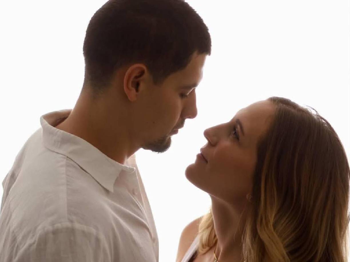 Raegan nació en 1995 en Los Ángeles, California y actualmente jugaba con los Halcones de Xalapa, en la Liga Nacional de Baloncesto Profesional Femenil (LNBP).