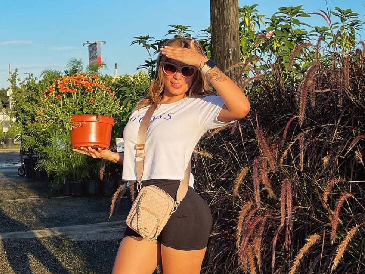 La influencer Elsa Oseguera es seguidora del Real España, ahora desde los Estados Unidos apoya siempre a los aurinegros.