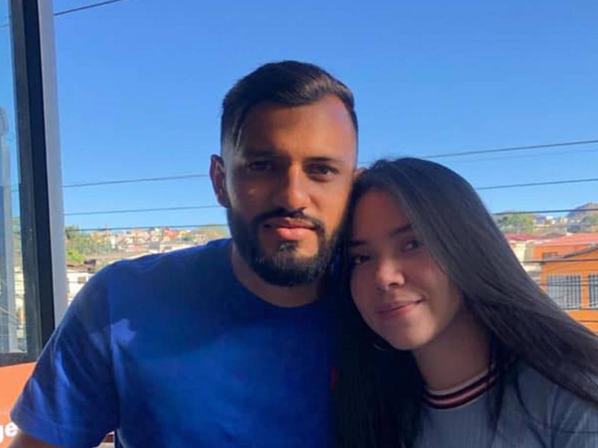 El fin de semana, Jorge Álvarez, se comprometió en matrimonio tras varios años de relación con su hermosa novia Madeline Ordoñez.