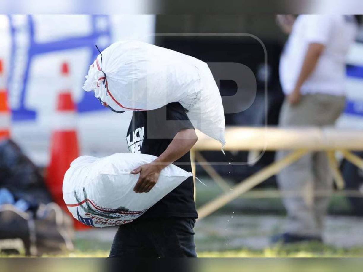 Utileros de la selección de Honduras prepararon mucho hielo ya que posteriormente la plantilla de Honduras realizó trabajos en una piscina para recuperarse.