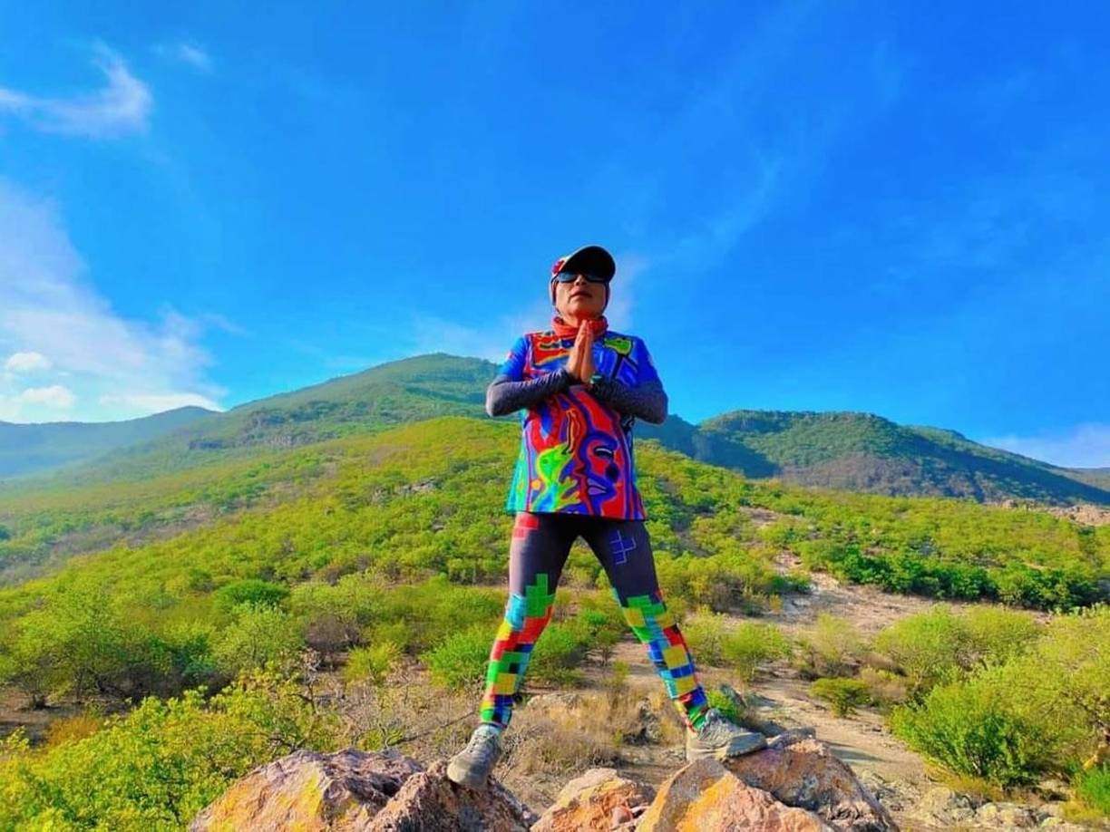 La deportista se cubrió con ambos brazos para tratar de contener el brutal ataque, sin embargo el poder de las mandíbulas de los pittbulls le dañaron los tejidos, tendones y huesos, por lo que los tuvieron que amputar.