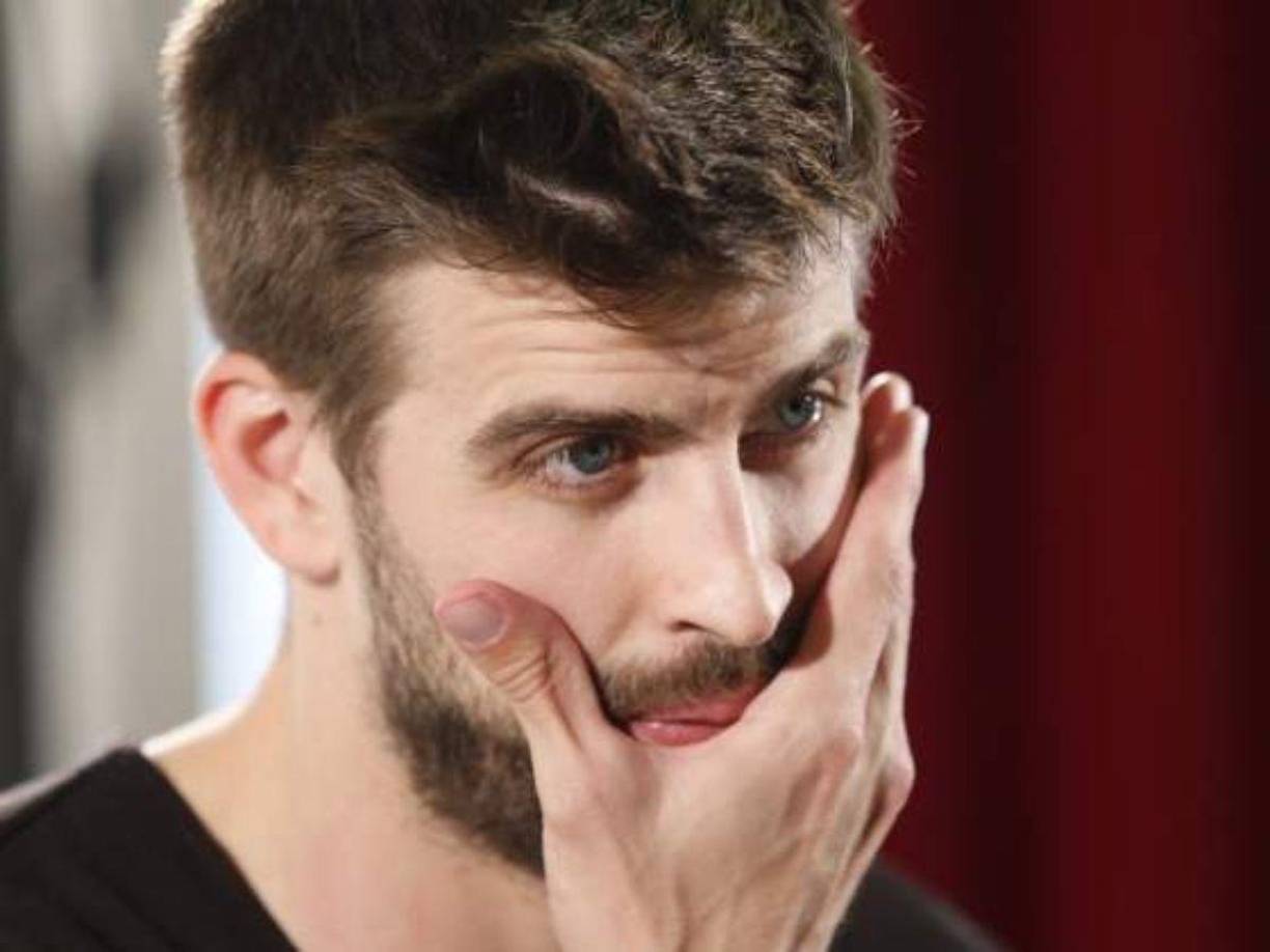 Durante las últimas horas el nombre de Gerard Piqué ha encabezado las listas de tendencias en redes sociales debido a que volvió a dar mucho de qué hablar pues ahora el presidente de la Kings League se lanzó contra los fanáticos de Shakira, a quienes calificó como “robots” y “personas sin vida”, por lo que sus palabras generaron una gran controversia.