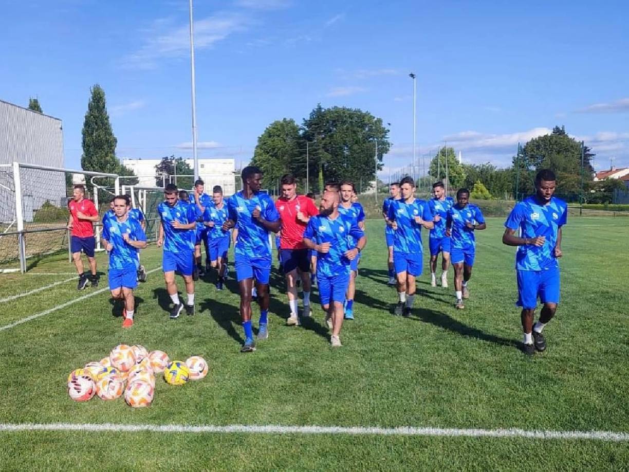 Además, mandaron un mensaje de condolencia a sus amigos y familiares: “Todos nuestros pensamientos amorosos están con su esposa Pauline, su princesa Cléophée y todos sus seres queridos. Esperamos que encuentren consuelo en este momento de dolor y malentendidos”