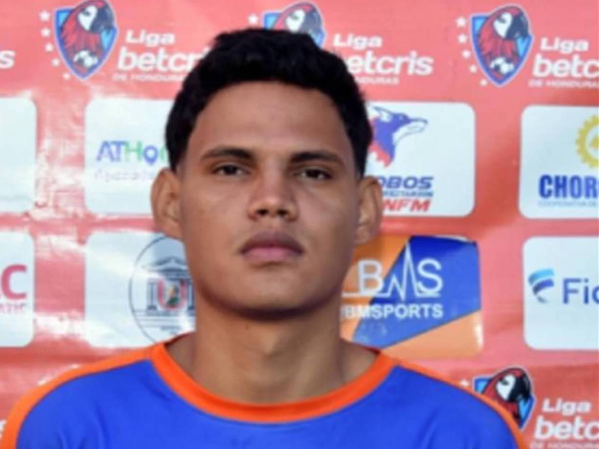 César Romero - El delantero ex Motagua, Real Sociedad y UPNFM, se ha hecho presente a los entrenamientos del Real España, esto con la intención de convencer a Jeaustin Campos.