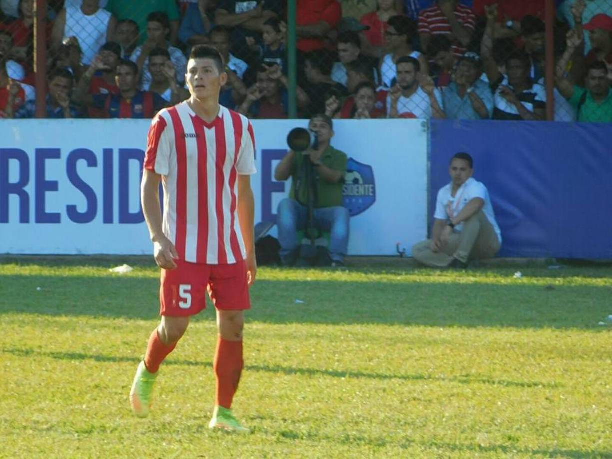 Francisco Martínez formó parte del Atlético Municipal de la Liga de Ascenso y llegó a disputar la Copa Presidente. Se enfrentó a clubes como el Olimpia, Real España y Honduras Progreso, a los progreseños les marcó un gol.