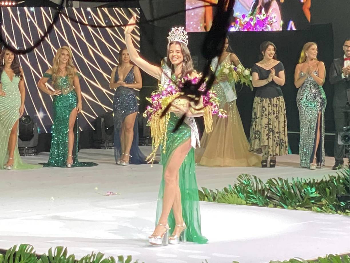 “Esto es un renacer. El Ave Fénix alzó vuelo y resurgió de las cenizas. Muchas veces nos dicen que hasta cierta edad ya no podemos seguir cumpliendo nuestros sueños y cuando nos convertimos en madres hay muchas limitantes. Yo quiero demostrar que eso no es cierto”, dijo Elena Hidalgo a <i>La Nación </i>luego de obtener la anhelada corona.