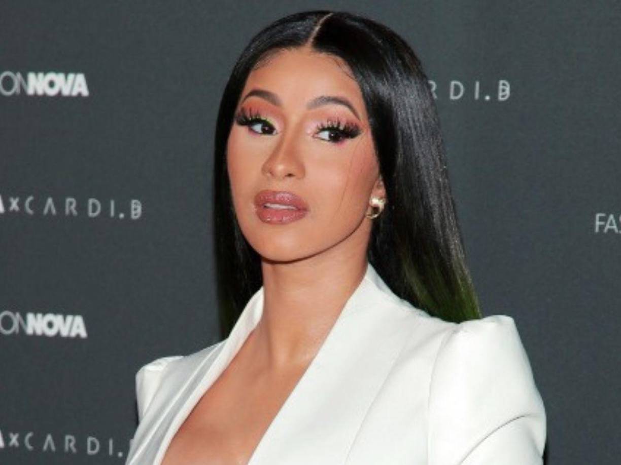 A través de su cuenta de Instagram, la artista de ascedencia dominicana compartió primero un “story” en el que celebraba el que la representante de República Dominicana estuviera entre las tres finalistas.