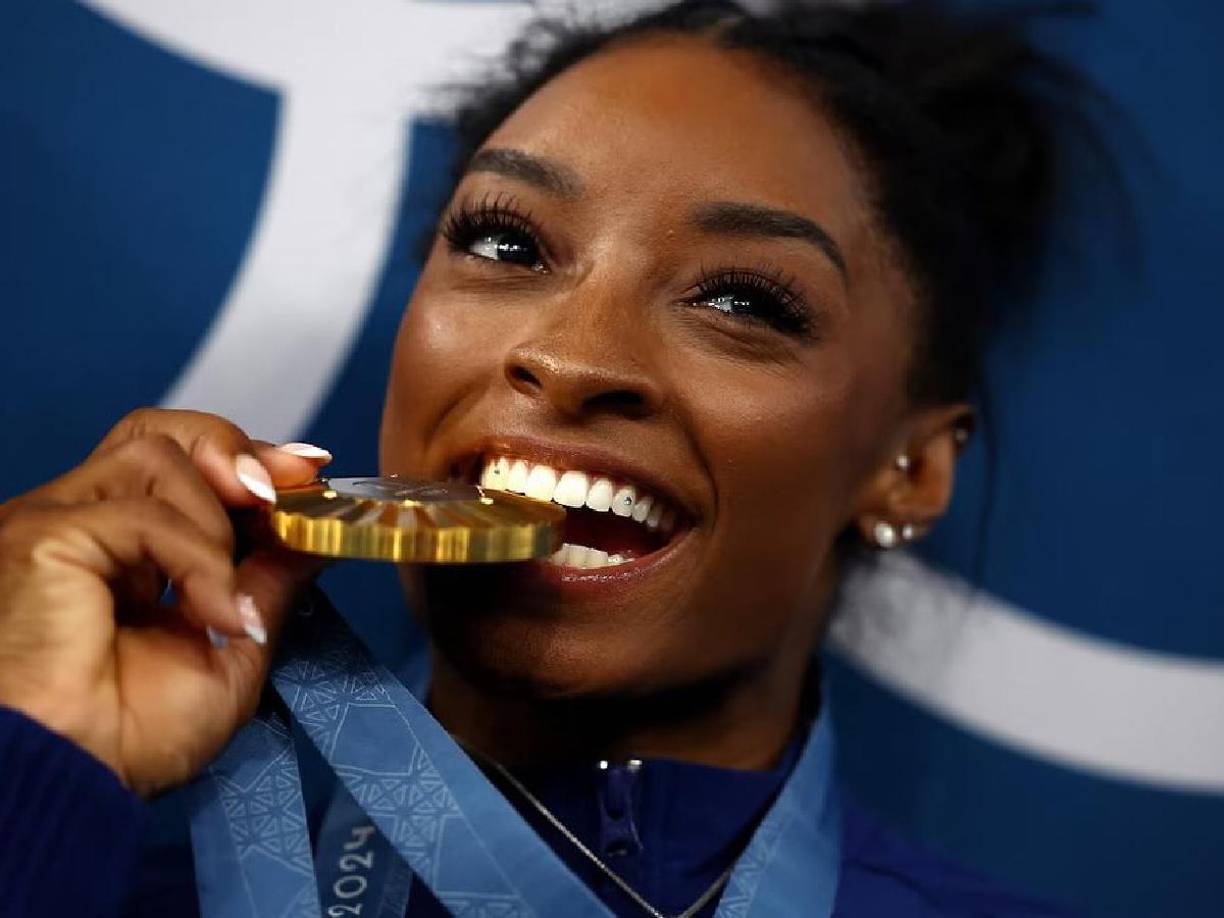 La reconocida gimnasta estadounidense, Simone Biles, fue una de las grandes atletas que brilló en los Juegos Olímpicos de París 2024.