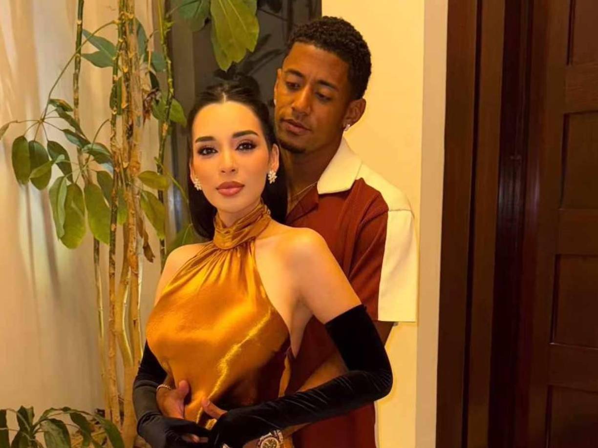 Choco Lozano, jugador del Santos Laguna, le dio la bienvenida al 2025 al lado de su esposa.