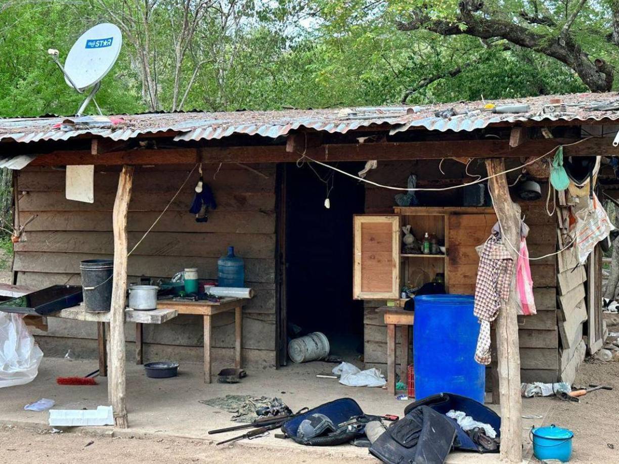 Un oficial de Policía resultó herido mientras se realizaban varios allanamientos haciendo uso del PCM que autoriza el Estado de Expecion Parcial en el municipio de Olanchito, Yoro.