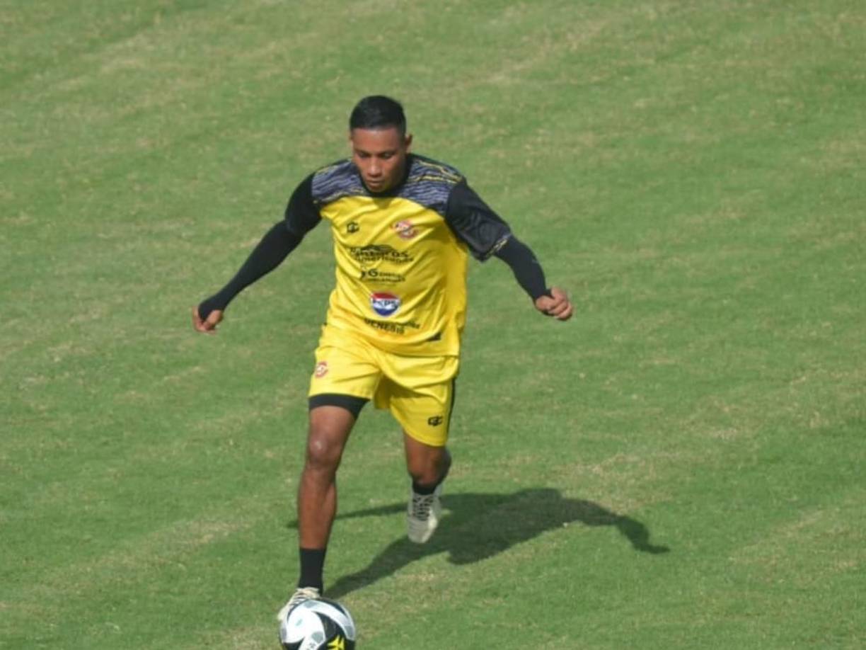 Franklin Yánez: En el Real España se han interesado en el mediocampista que ha tenido buenas campañas con el Génesis.