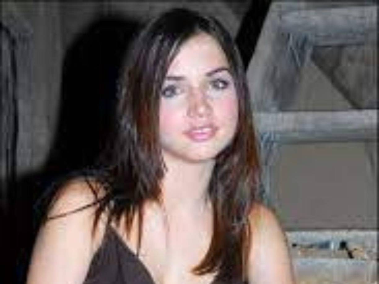 “Se iba la luz. Comíamos huevo frito, arroz y, alguna vez, pollo”. Asimismo, recordó que heredaba la ropa de su hermano para ir al colegio.