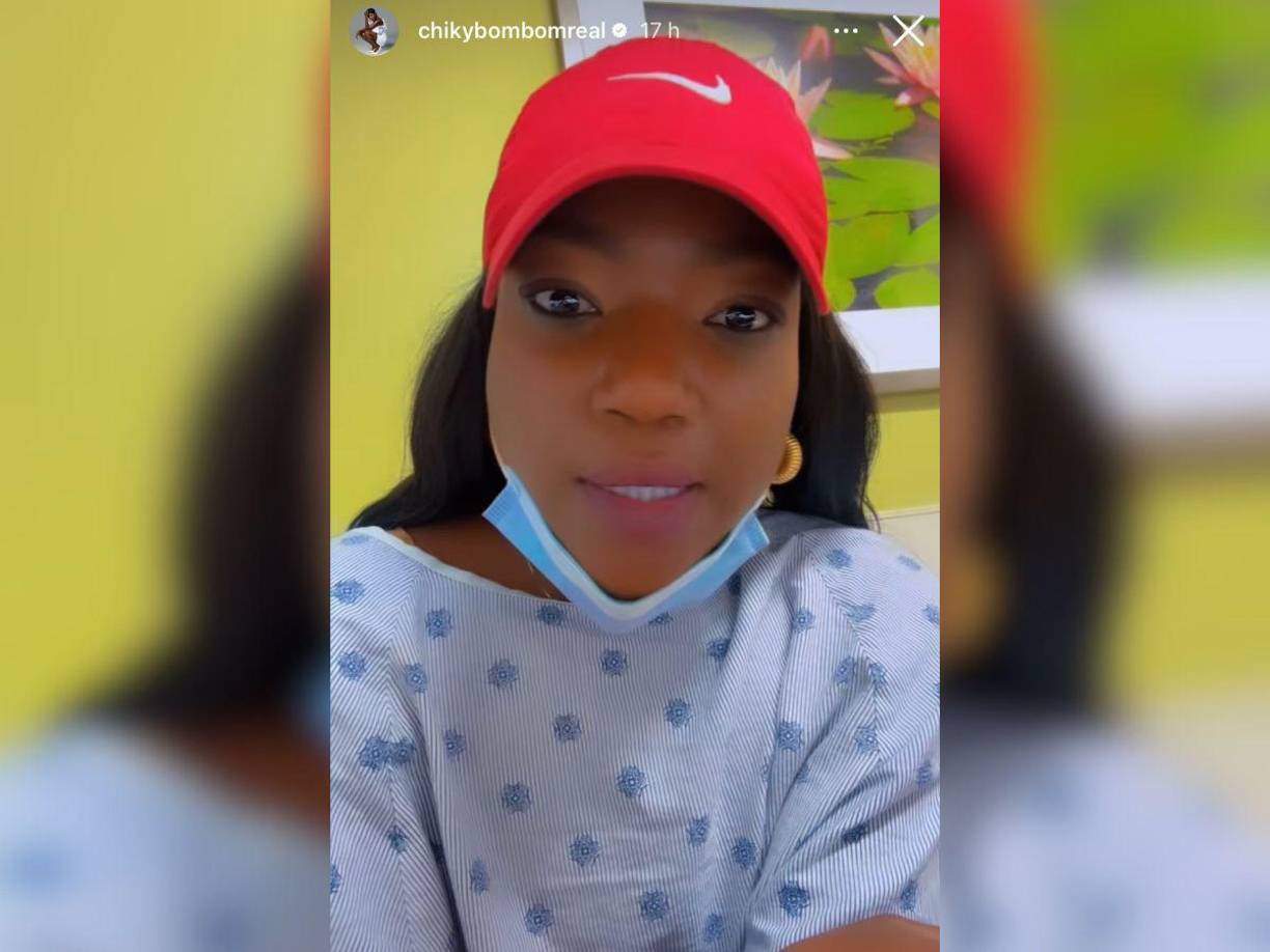 “Estoy como un poco todavía asimilando la situación. Me encuentro en el hospital ahora mismo. Nos van a hacer exámenes porque nos duela la vida”, dio a conocer Chiky Bombom a través de un video que publicó desde su perfil de Instagram, donde supera los 3 millones de seguidores.