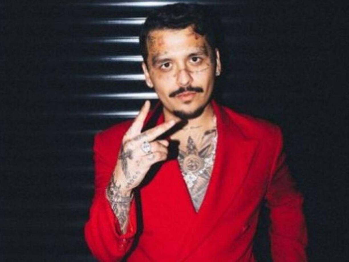 Sin embargo, la situación ha ido tomando un giro inesperado, ya que algunos medios de comunicación han sugerido que Nodal habría sido internado en una rehabilitación que supuestamente le costó entre 170 mil y 200 mil pesos, bajo recomendación de su suegro, Pepe Aguilar.