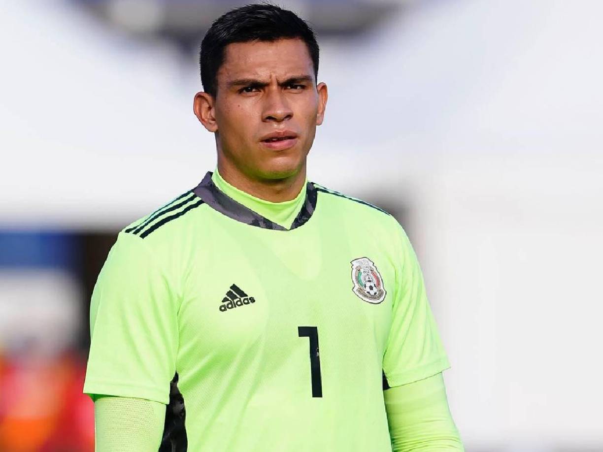 Portero: Luis Ángel Malagón, el guardameta del América se ha apoderado de la meta azteca.