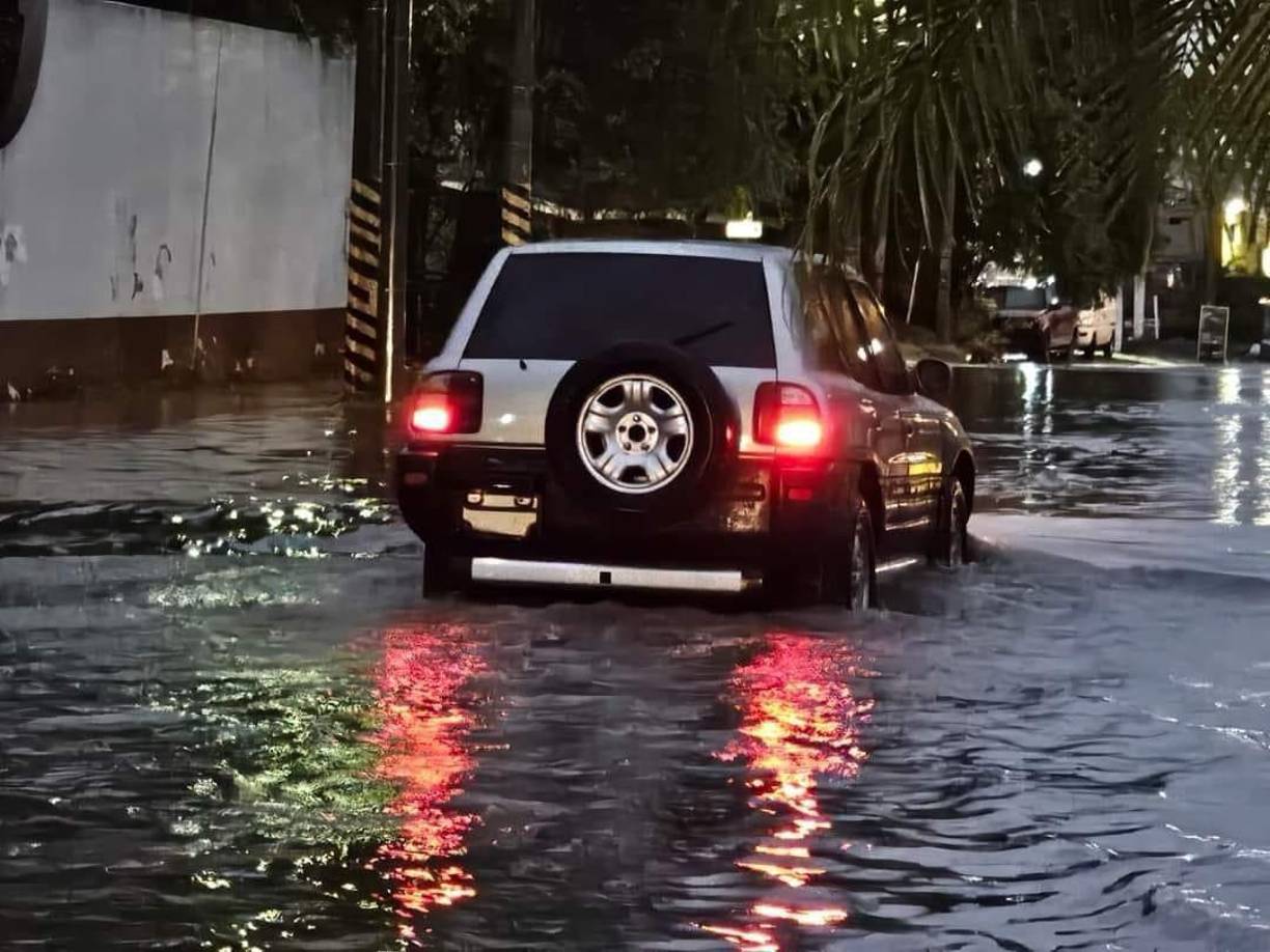 Un frente frío, que ingresó al territorio nacional en la noche del domingo, descarga precipitaciones, principalmente, en la zona norte. 