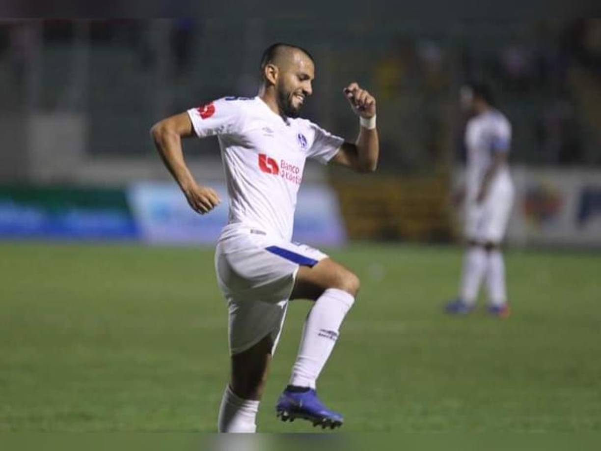 Jorge Álvarez: Tras superar una lesión, el mediocampista está volviendo a destacar en el Olimpia. Puede volver a la escuadra catracha.