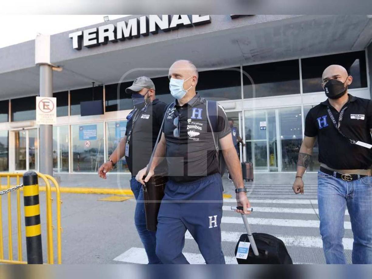 ¿Escoltado por seguridad? El feo recibimiento a Fabián Coito en San Pedro Sula