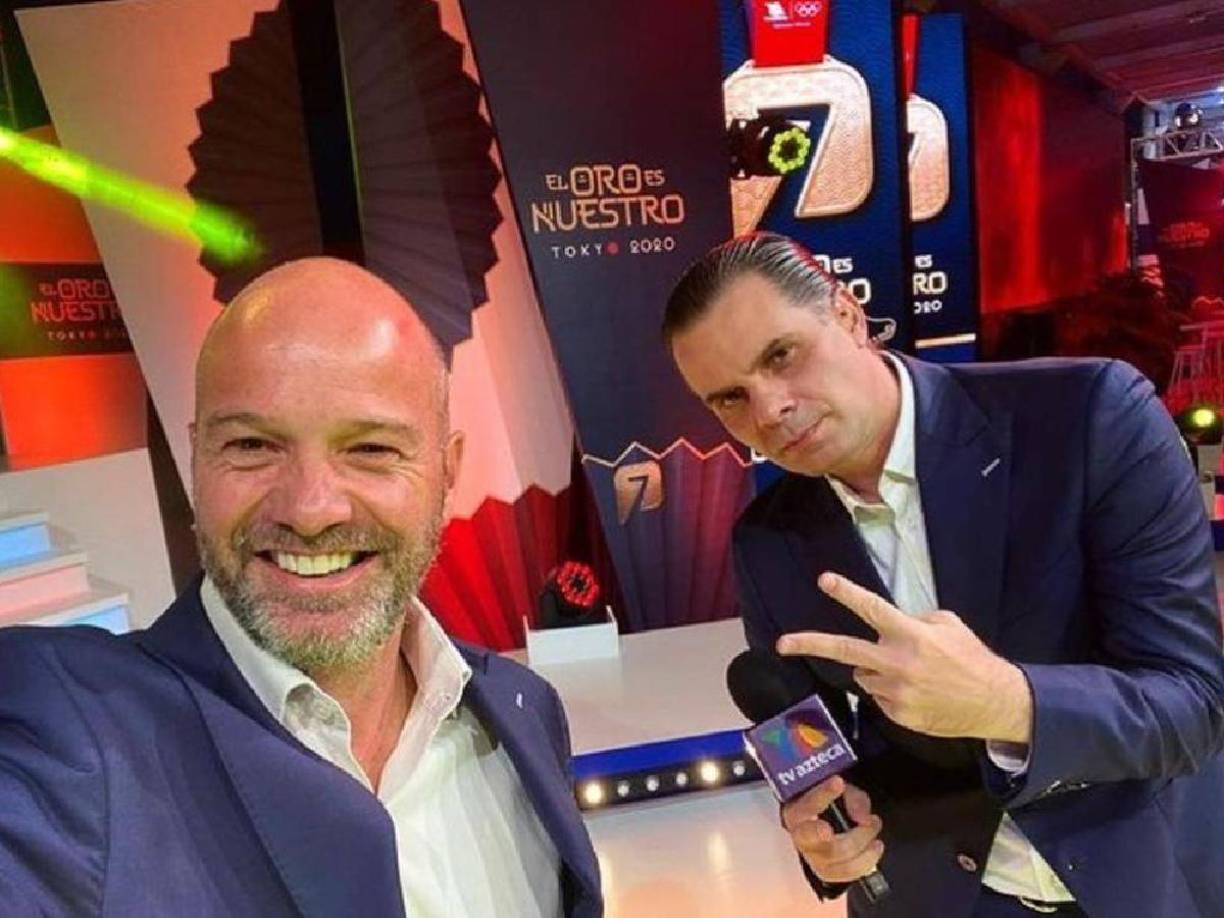 Martinoli reveló que André pidió que lo despidieran a él y a su compañero Luis García de TV Azteca. “Nos quiso correr a Luis y a mí, cosa que me imagino que le hubiera venido bien a Televisa, pero no se lo permitieron en el canal’’.