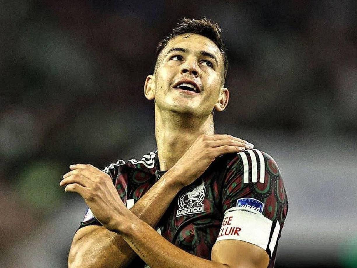 Defensas: César Montes (Lokomotiv Moscú) está como defensa central y es el caudillo ante la baja de Johan Vázquez.