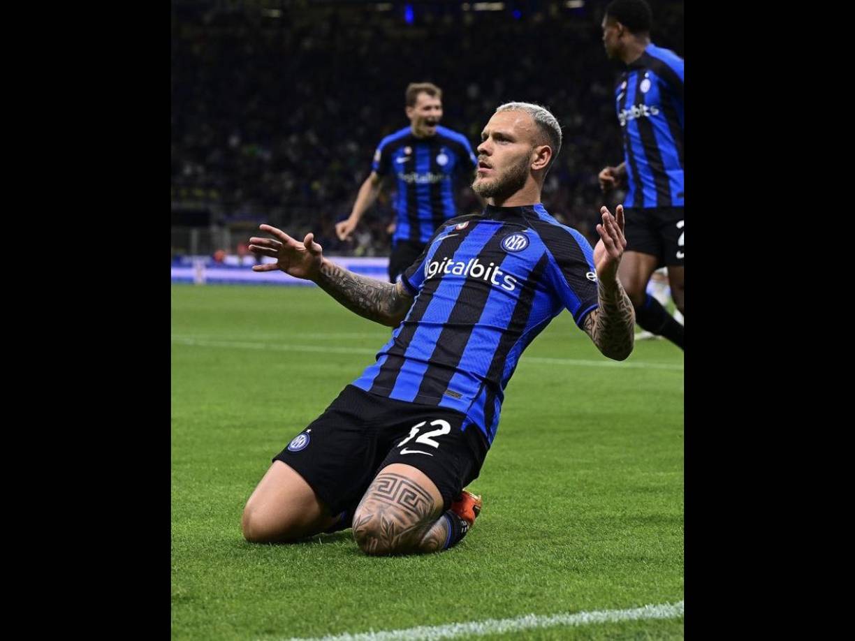 Lateral Izquierdo: Di Marco (Inter de Milán)