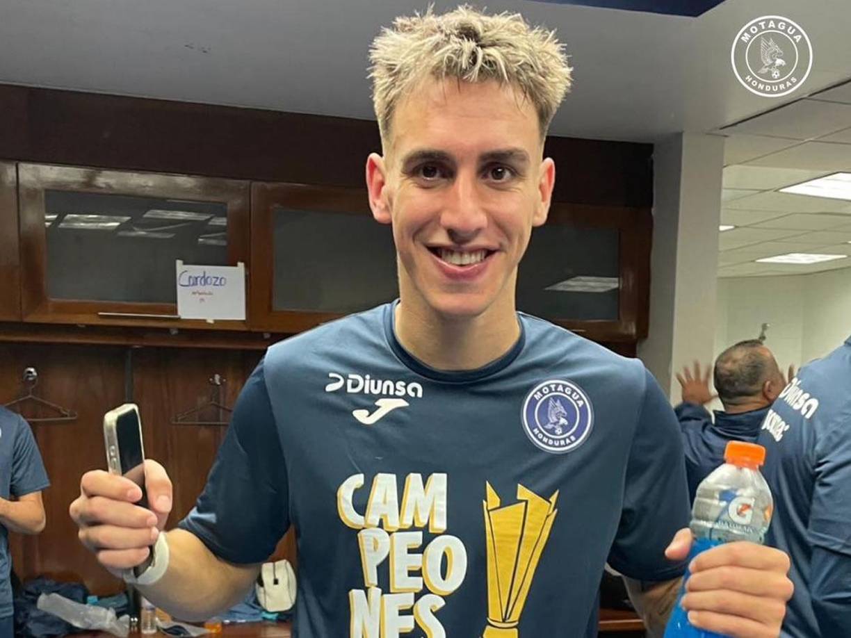 Rodrigo Auzmendi - El delantero argentino del Motagua tiene ofertas del extranjero, pero su deseo es continuar en el club. Todo dependerá de la negociación que los azules tengan con su agente, que quiere exprimir a la dirigencia azul con una hipotética renovación. El hermano de Agustín también confirmó que el Real España hizo oferta para hacerse de sus servicios de cara al Torneo Clausura.
