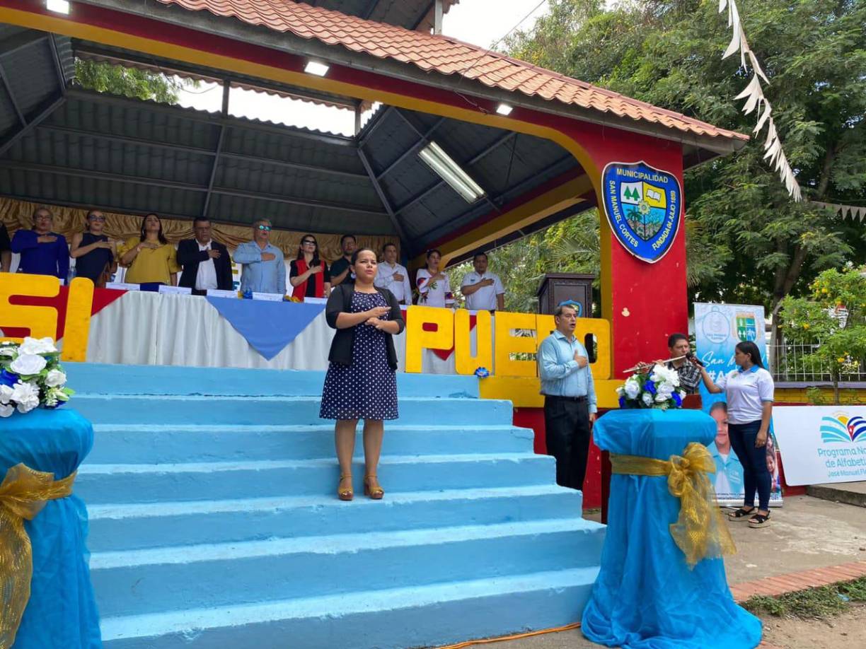 El acto, fue engalanado con la presencia de autoridades nacionales quienes han apoyado a que el programa sesa realidad.