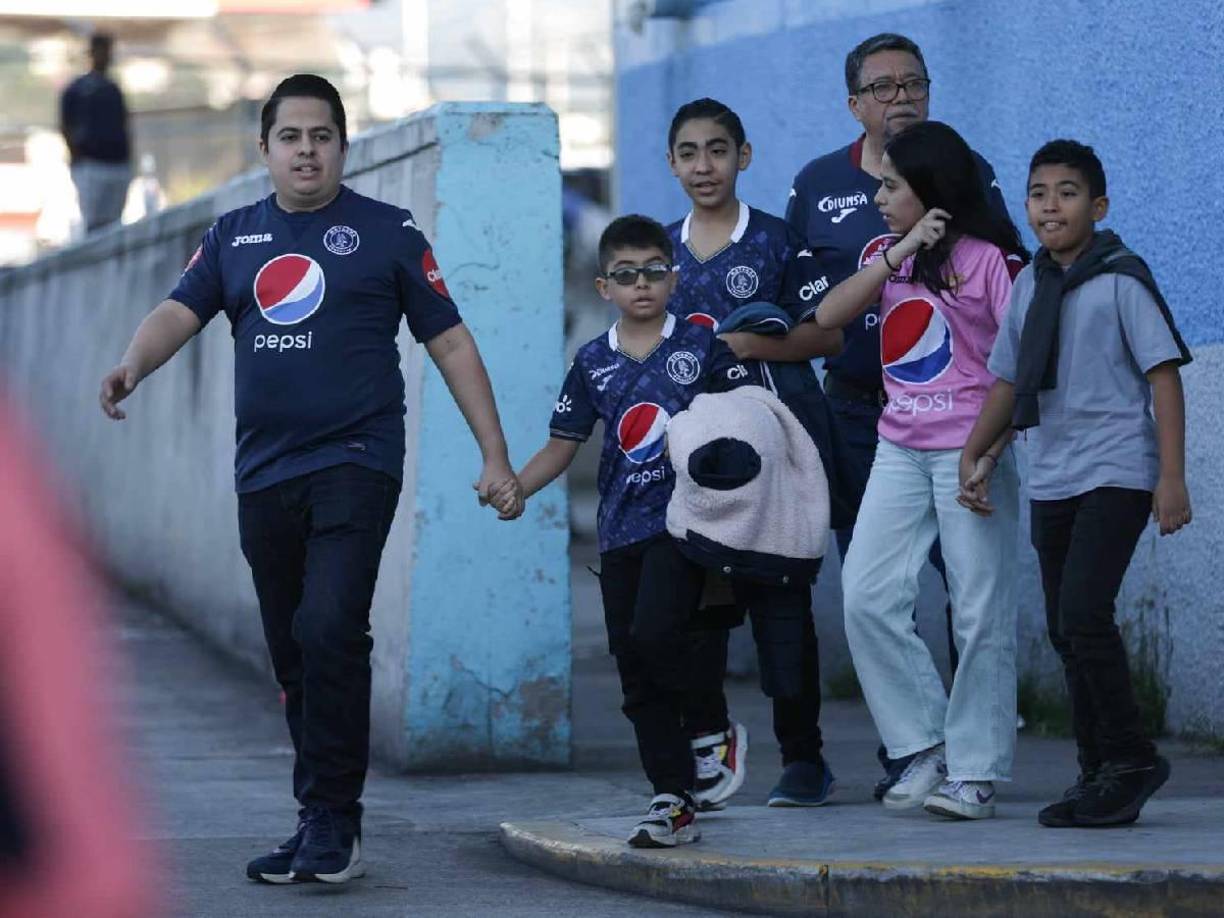 Los Azules vencieron por 0-2 a los Aurinegros en su visita al Estadio Morazán de San Pedro Sula y ante su gente buscarán el pase a la final del Apertura 2024 donde ya les espera Olimpia.