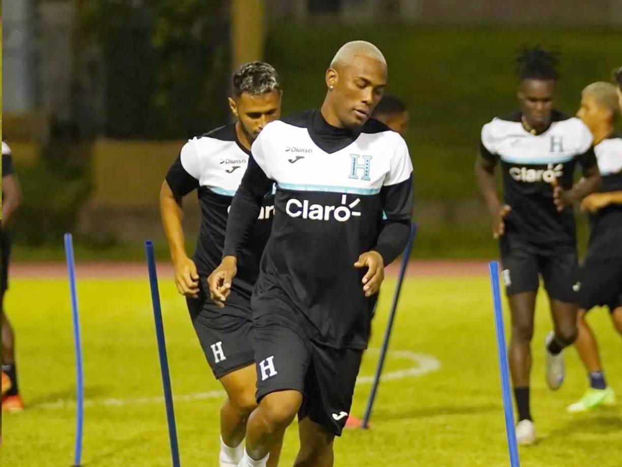 Deybi Flores - El mediocampista será uno de los que tendrá más trabajo en la medular para evitar que Jamaica tenga la pelota.